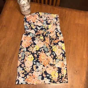 Flattering strapless blue floral dress. Gorgeous